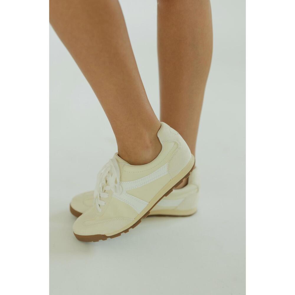 NEW MATISSE women's scottie low-top sneaker in butter